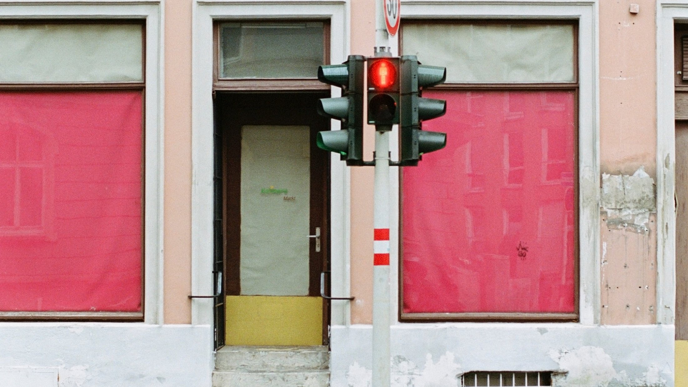 Verschuldung und Schäden pro Insolvenz in 2022 auf Rekordniveau 